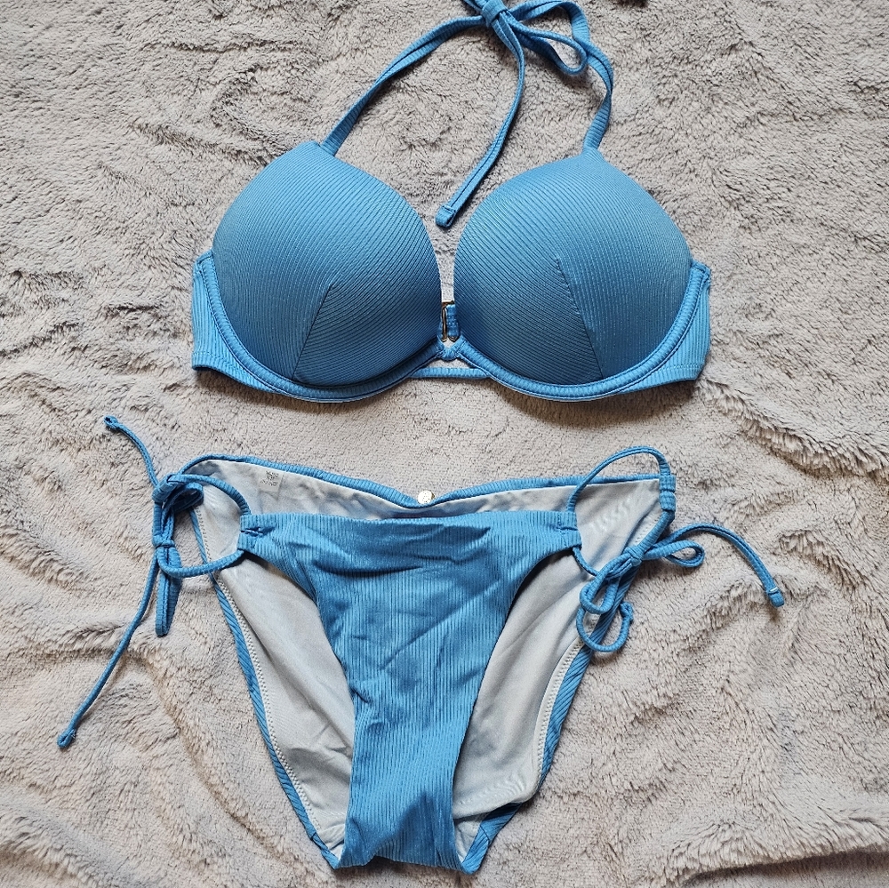 Victoria Secret Bombshell 32C XS bikini set